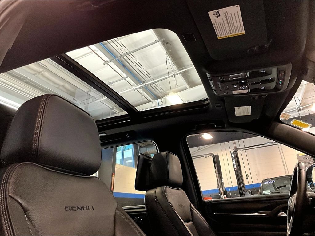 Used 2024 GMC Yukon XL Denali w/ Advanced Technology Package AWD/4WD image 23