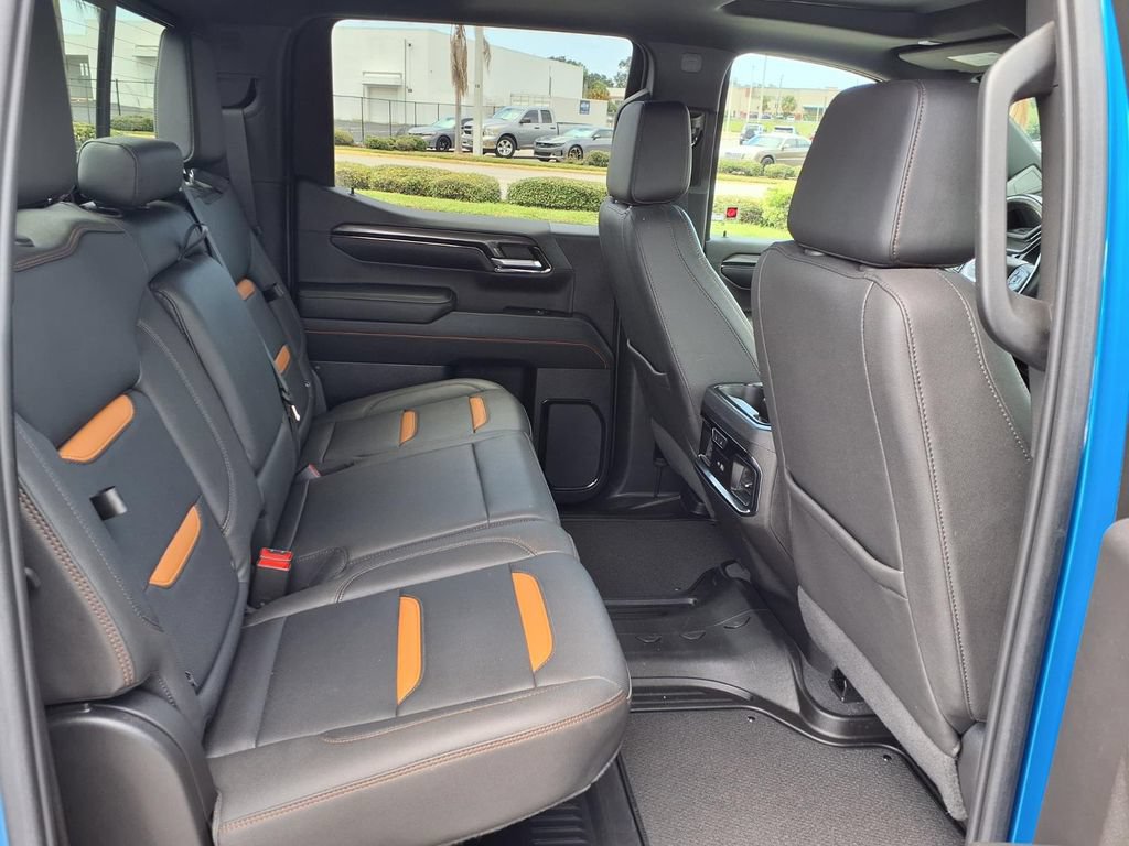 Used 2022 GMC Sierra 1500 AT4 w/ AT4 Premium Package AWD/4WD image 17