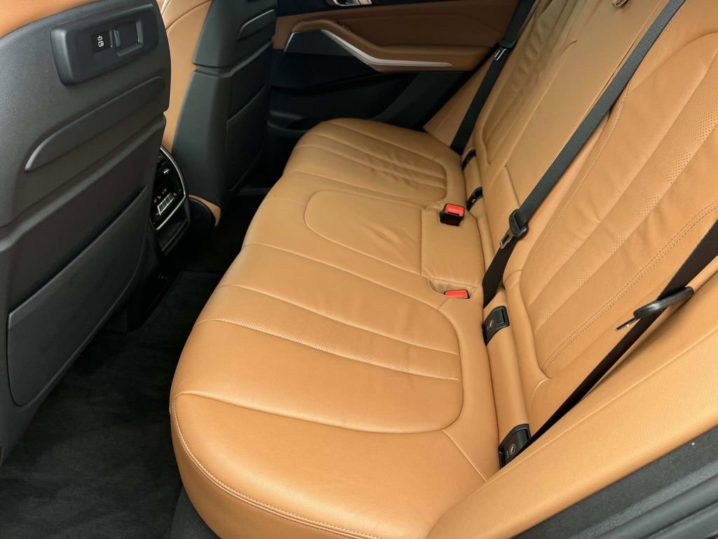 Used 2020 BMW X5 xDrive40i w/ Premium Package AWD/4WD image 10
