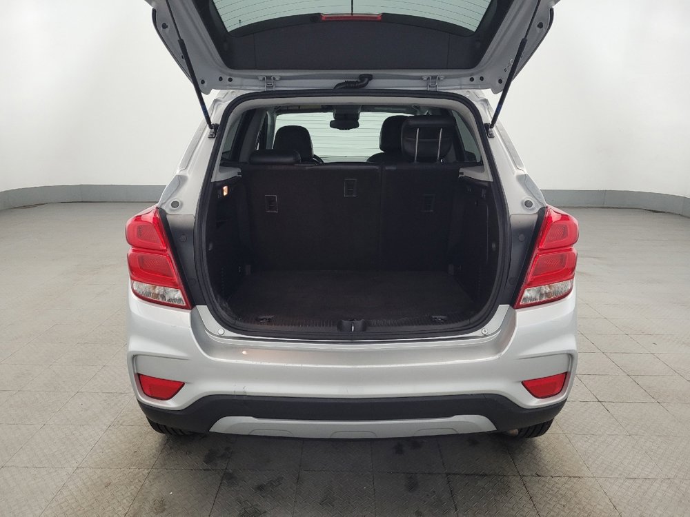 Used 2020 Chevrolet Trax LT w/ LT Convenience Package image 29