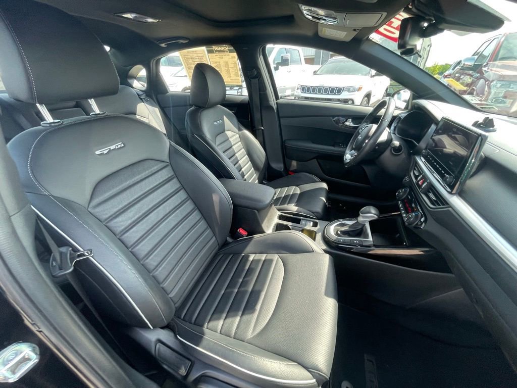 Used 2023 Kia Forte GT-Line w/ GT-Line Premium Package image 27