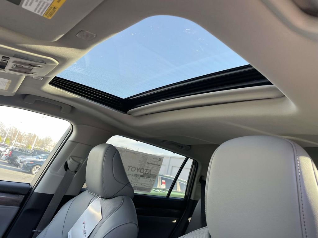 New 2026 Toyota Highlander Limited image 31