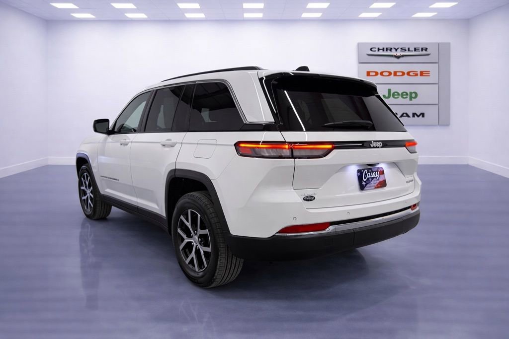 Used 2025 Jeep Grand Cherokee Limited image 7