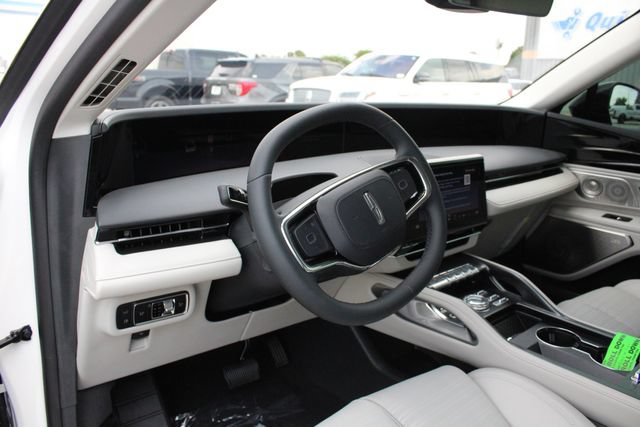 New 2026 Lincoln Nautilus Reserve AWD/4WD image 2