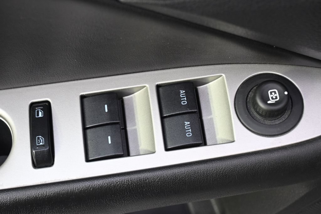 Used 2012 Ford Fusion SEL FWD image 23