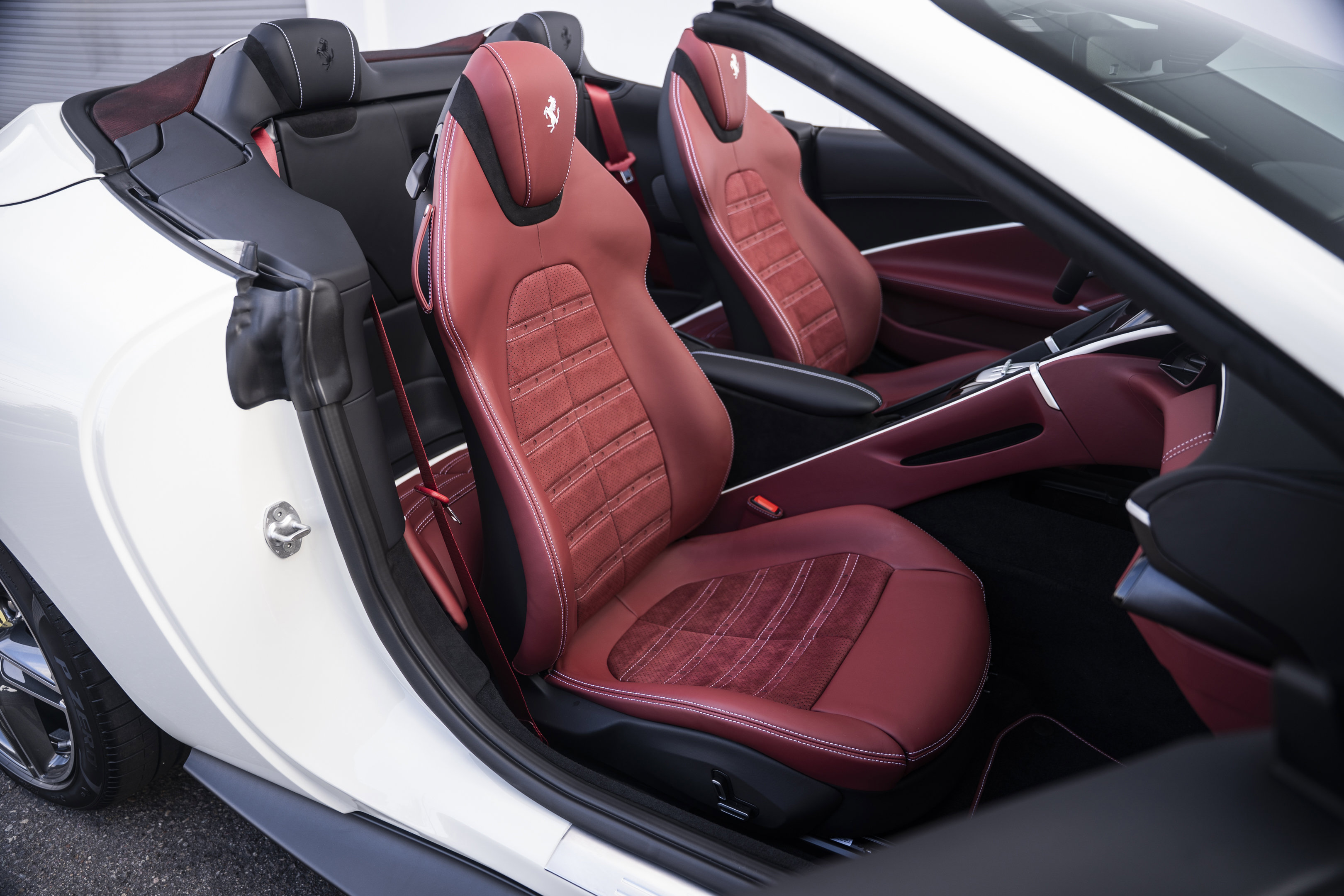 Used 2026 Ferrari Roma Spider RWD image 48