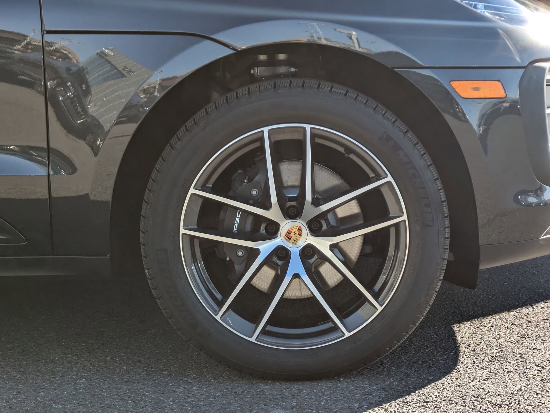 Certified 2025 Porsche Macan image 26