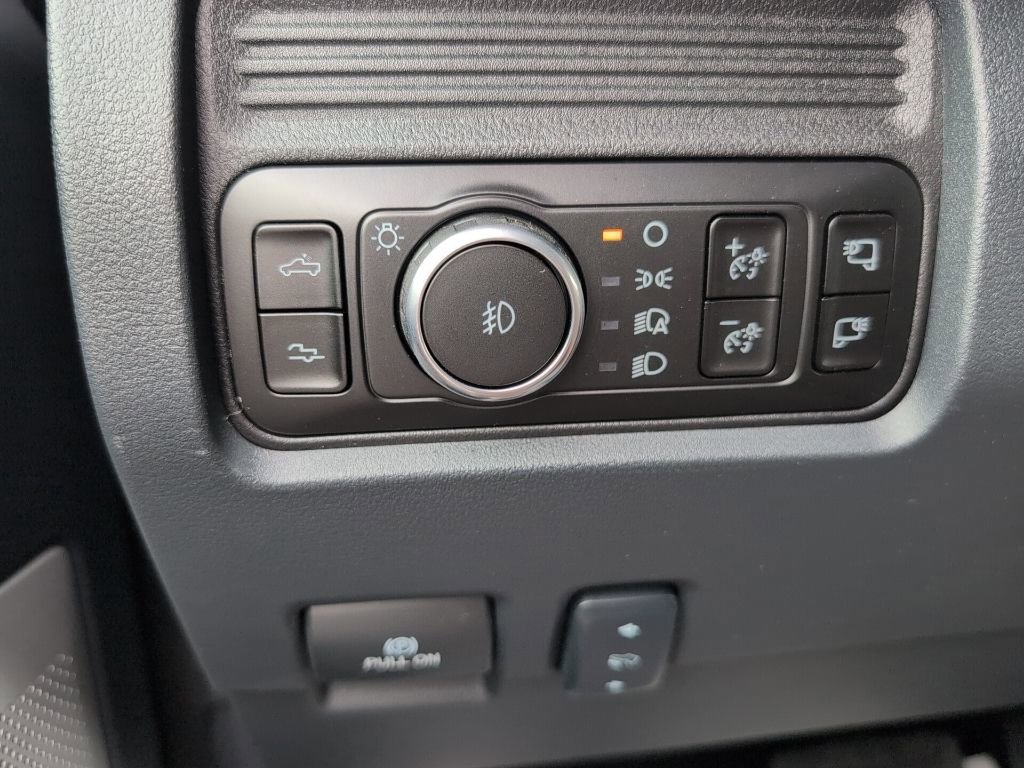 New 2026 Ford F250 Platinum w/ FX4 Off-Road Package AWD/4WD image 26