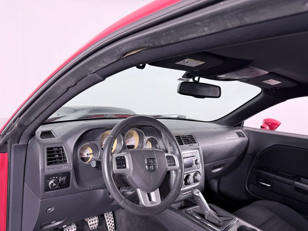 Used 2014 Dodge Challenger R/T image 22