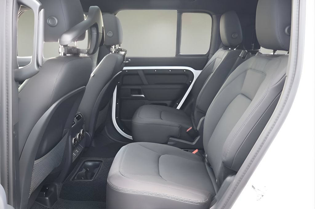 New 2026 Land Rover Defender 130 X-Dynamic SE AWD/4WD image 13