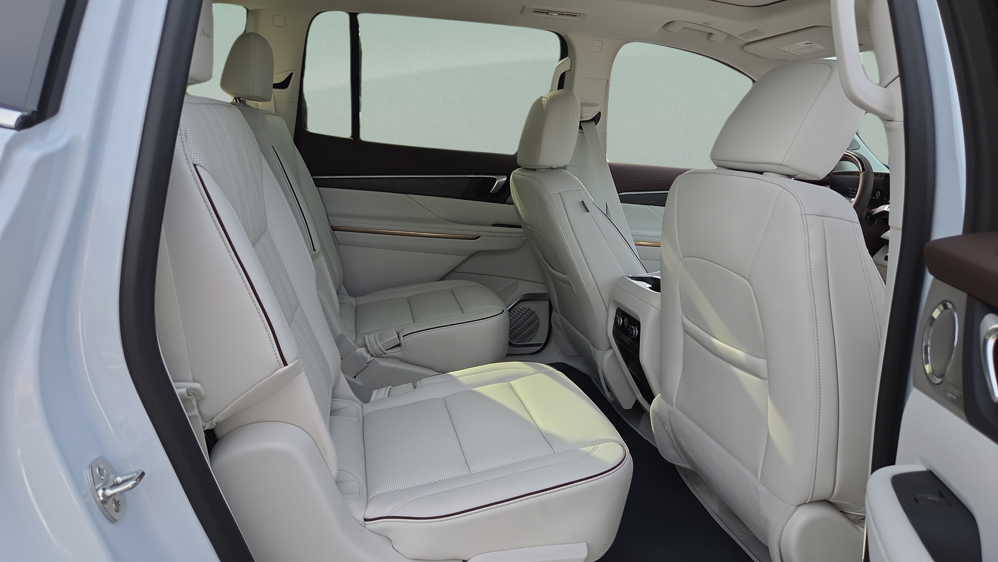 New 2026 Buick Enclave Avenir w/ Super Cruise Package FWD image 14