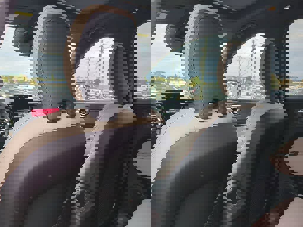 New 2026 Volvo XC60 B5 Plus w/ Protection Package Premier image 17