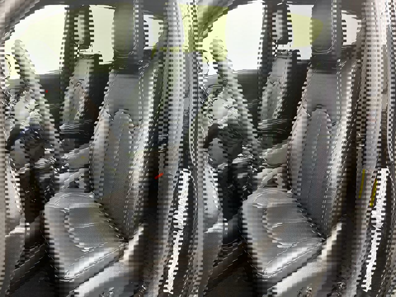 Used 2025 Chrysler Pacifica Select image 8