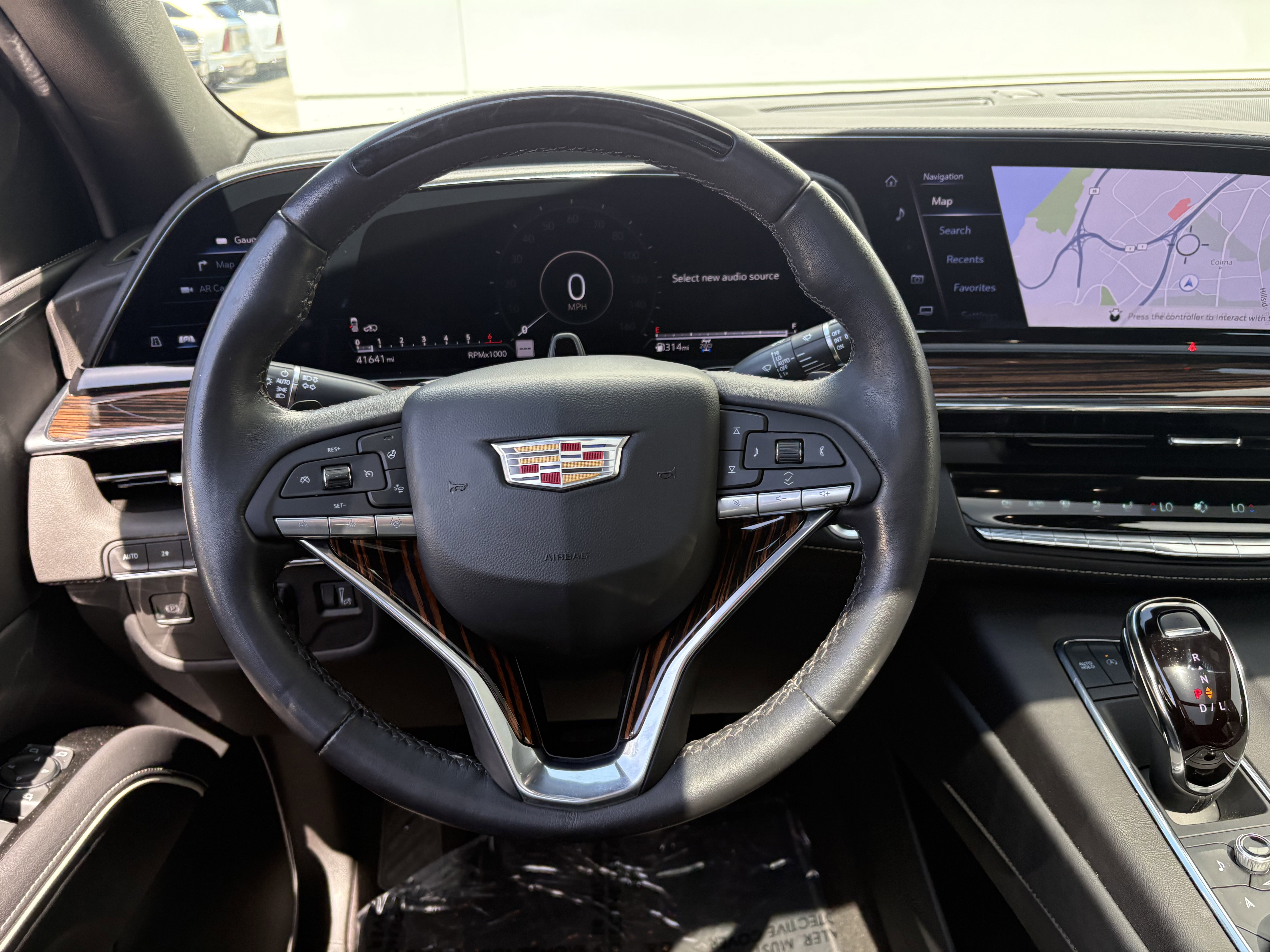 Used 2024 Cadillac Escalade ESV Premium Luxury w/ Performance Package AWD/4WD image 18