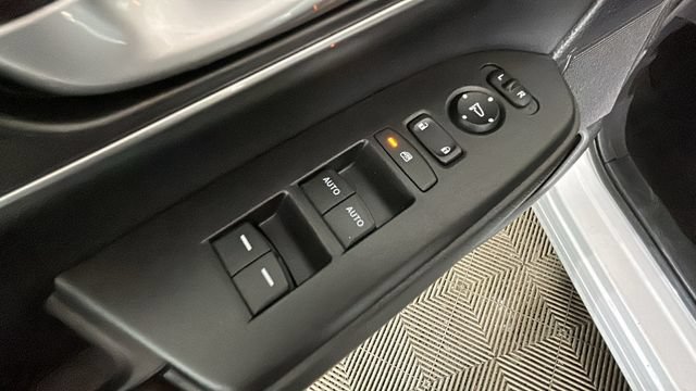 Used 2022 Honda CR-V Touring image 10