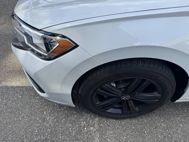 Used 2023 Volkswagen Jetta SE w/ Black Wheel Package FWD image 9