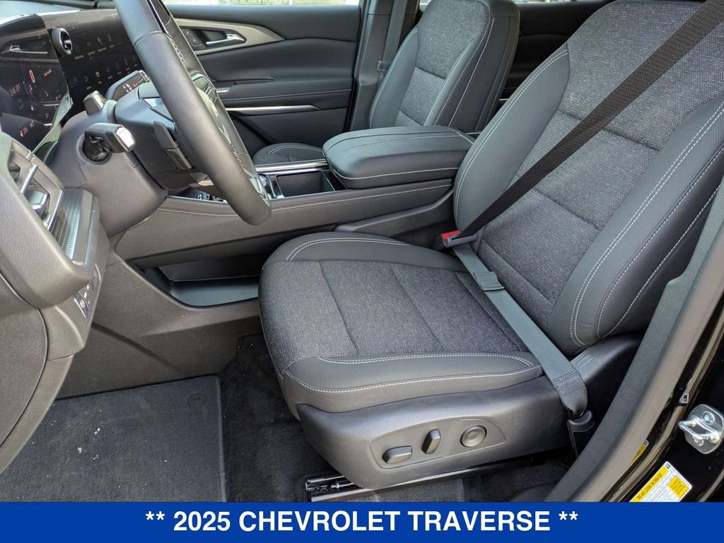 New 2025 Chevrolet Traverse LT w/ Enhanced Driving Package AWD/4WD image 15