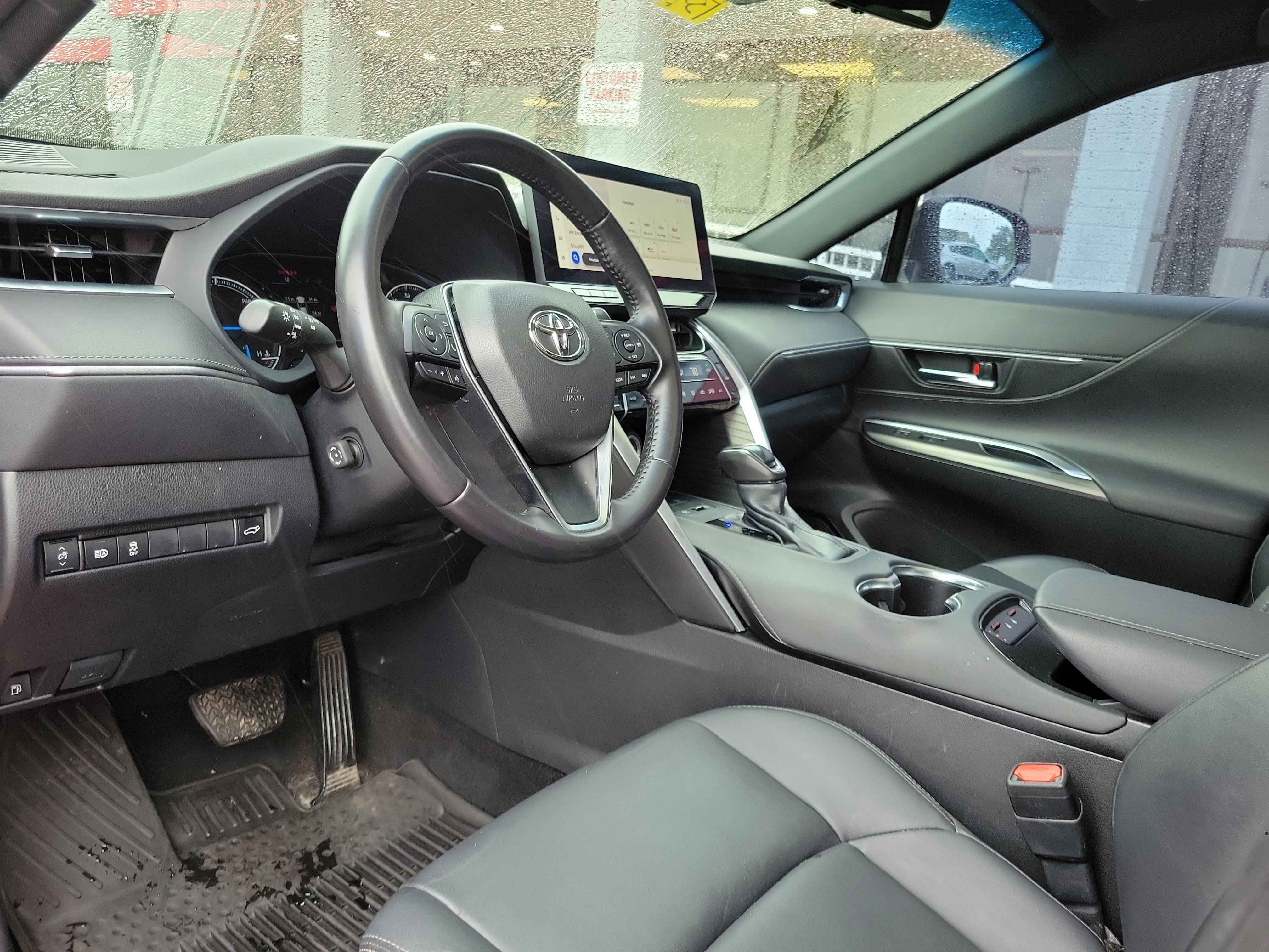 Used 2024 Toyota Venza Nightshade AWD/4WD image 19