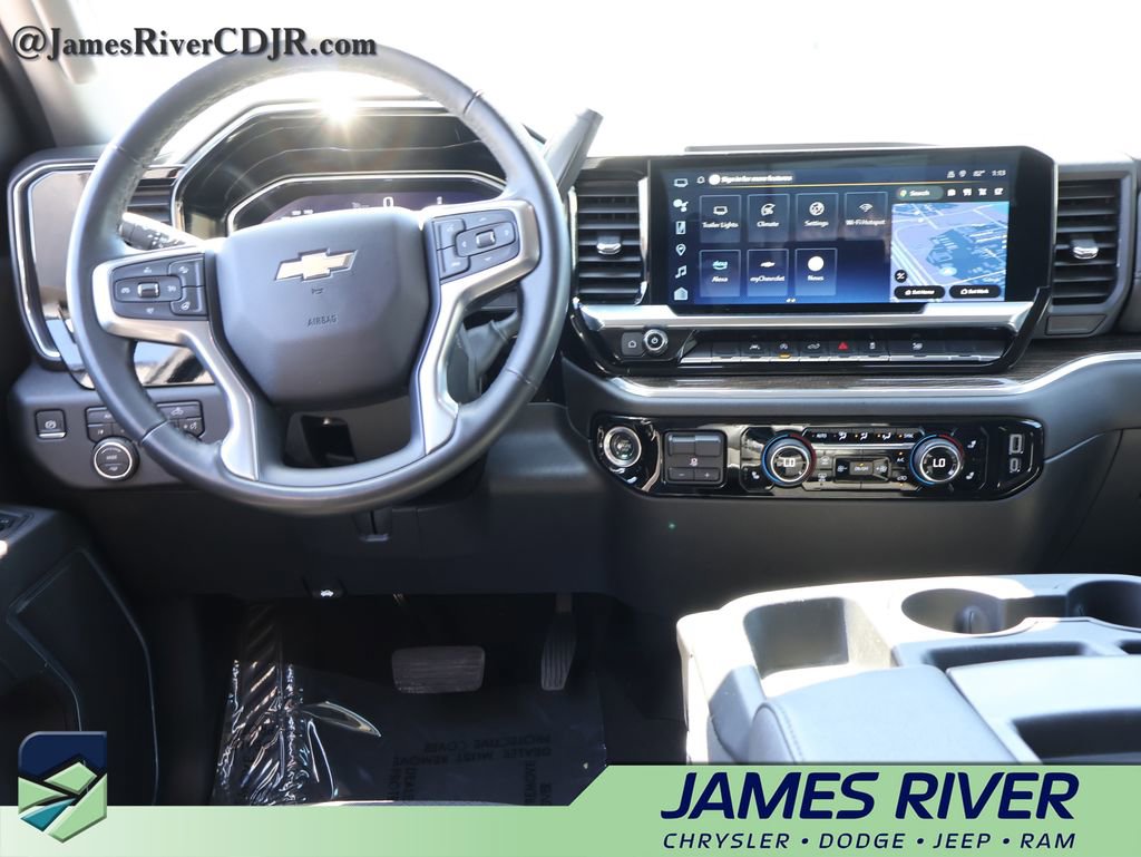 Used 2025 Chevrolet Silverado 1500 LT image 18