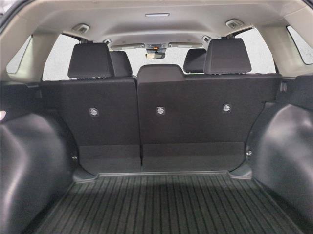 Certified 2025 Toyota Corolla Cross LE FWD image 6