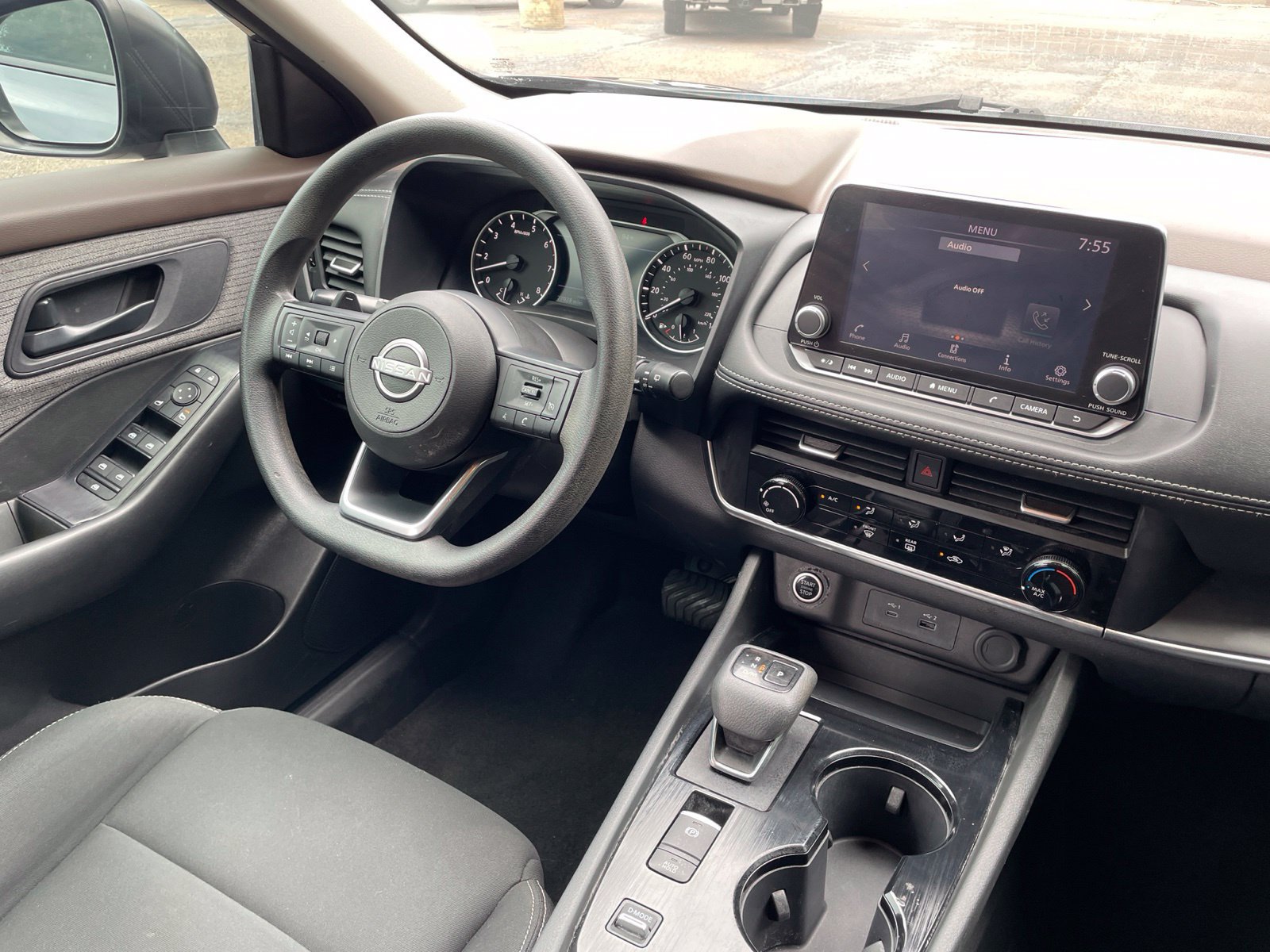 Used 2023 Nissan Rogue S FWD image 30