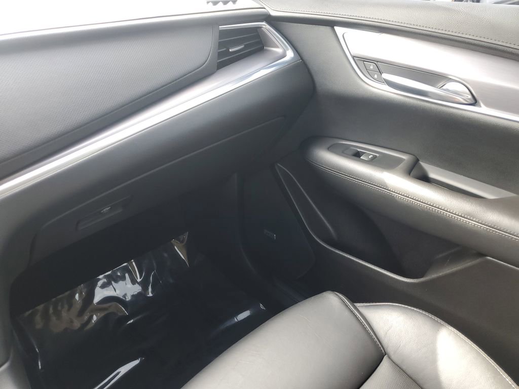 Used 2017 Cadillac XT5 Luxury w/ Driver Awareness Package image 21