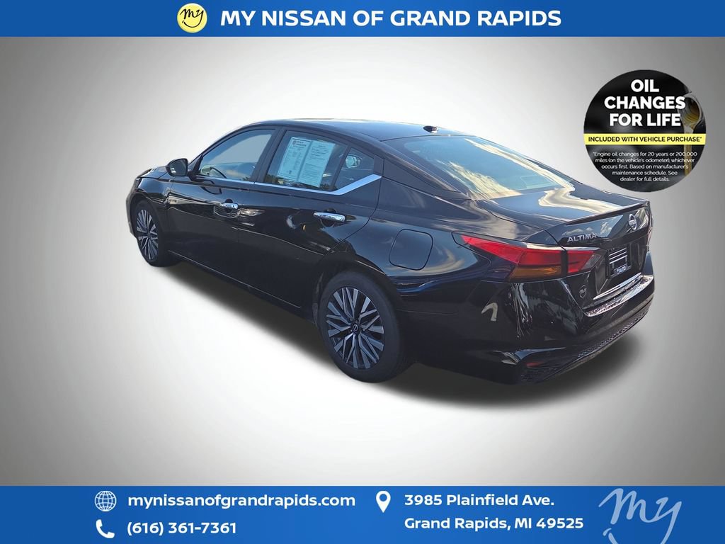 Used 2025 Nissan Altima 2.5 SV FWD image 4
