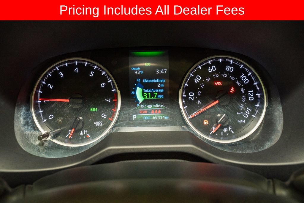 Used 2020 Toyota RAV4 XLE w/ Convenience Package FWD image 18
