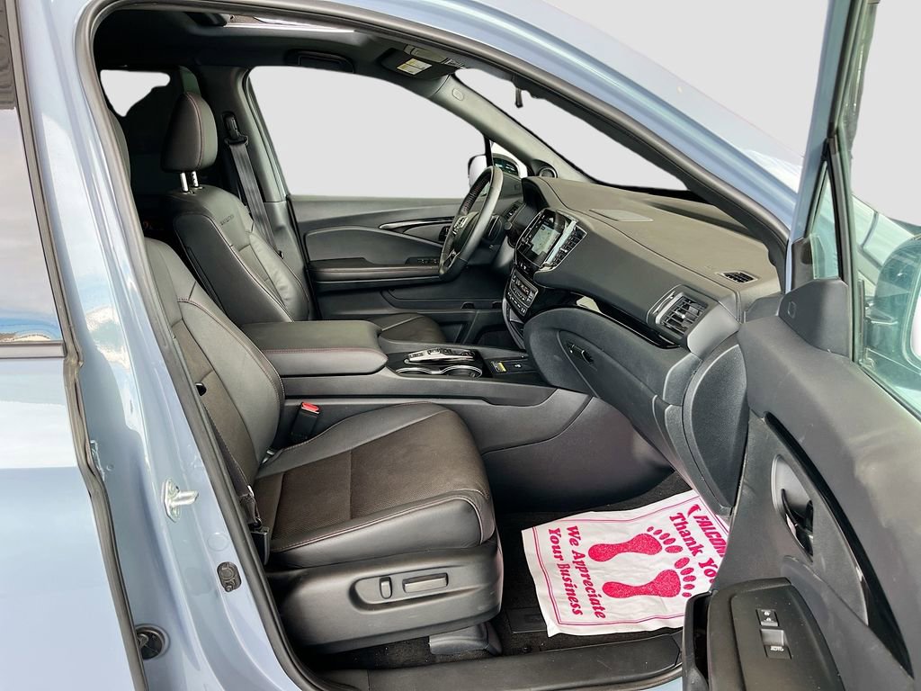 Used 2024 Honda Passport Black Edition image 29