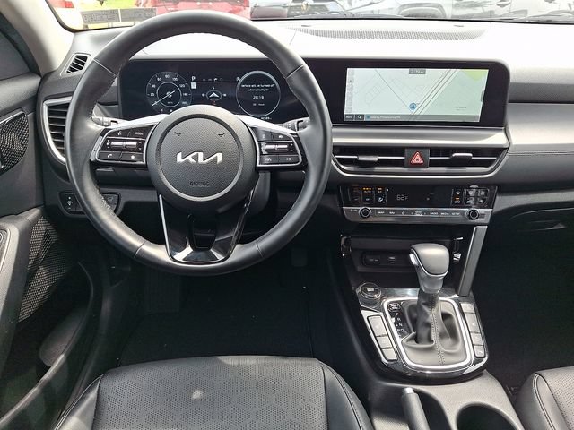Certified 2025 Kia Seltos EX AWD/4WD image 11