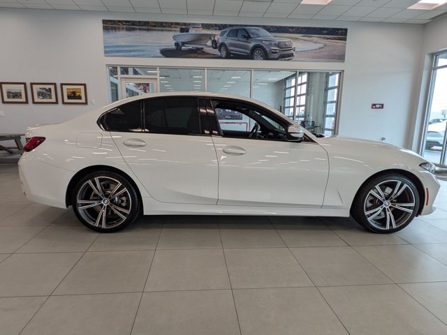 Used 2023 BMW 330i Sedan RWD image 4