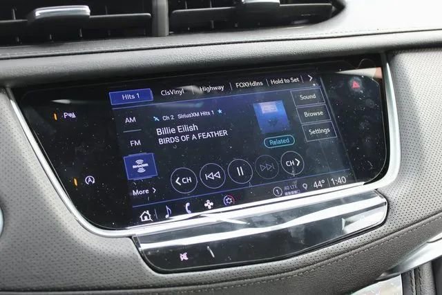 New 2025 Cadillac XT5 Luxury image 14