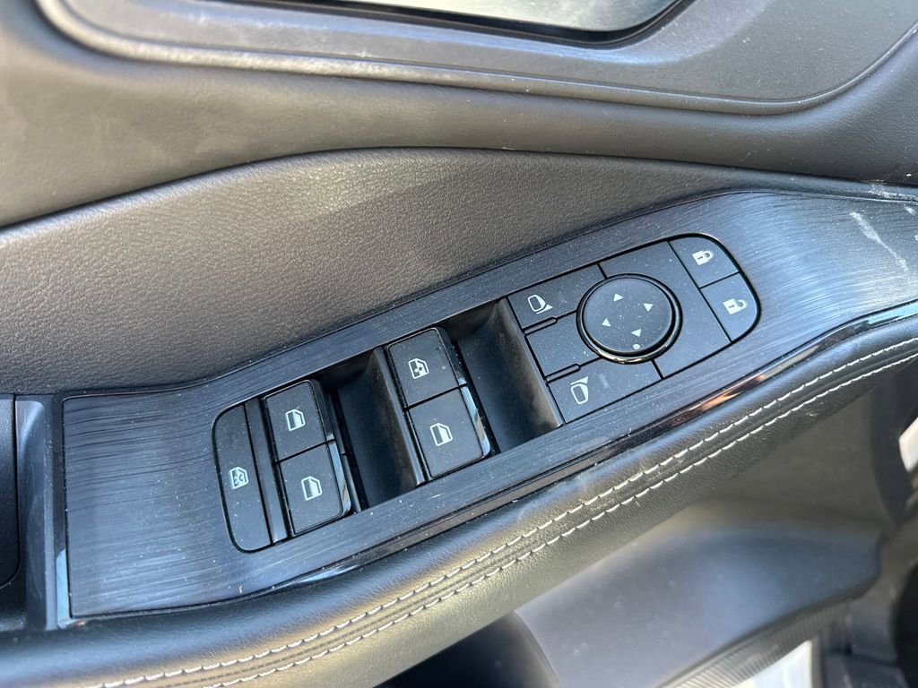 Used 2024 Nissan Rogue SV w/ SV Premium Package image 45