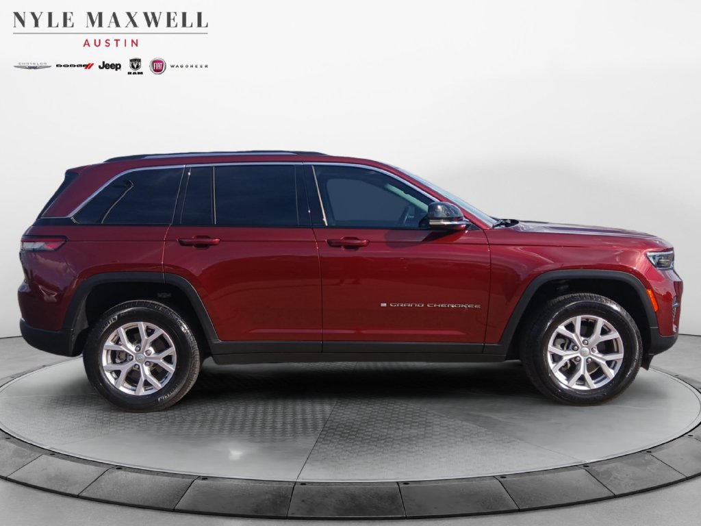 Used 2022 Jeep Grand Cherokee Limited AWD/4WD image 17