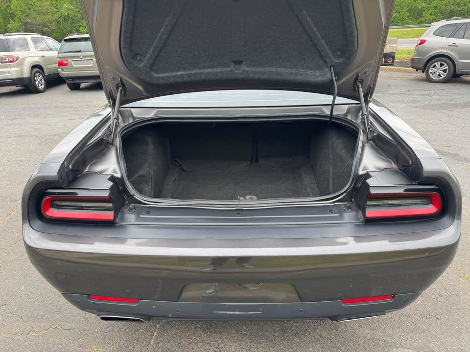 Used 2016 Dodge Challenger SXT Plus RWD image 19