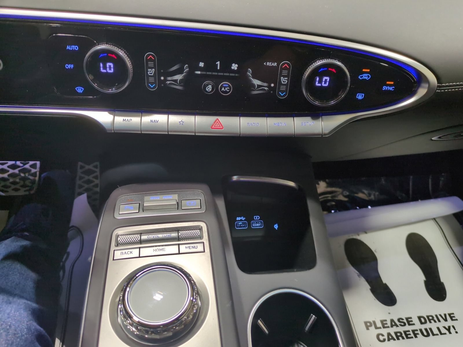 Certified 2025 Genesis GV70 3.5T Sport AWD/4WD image 22