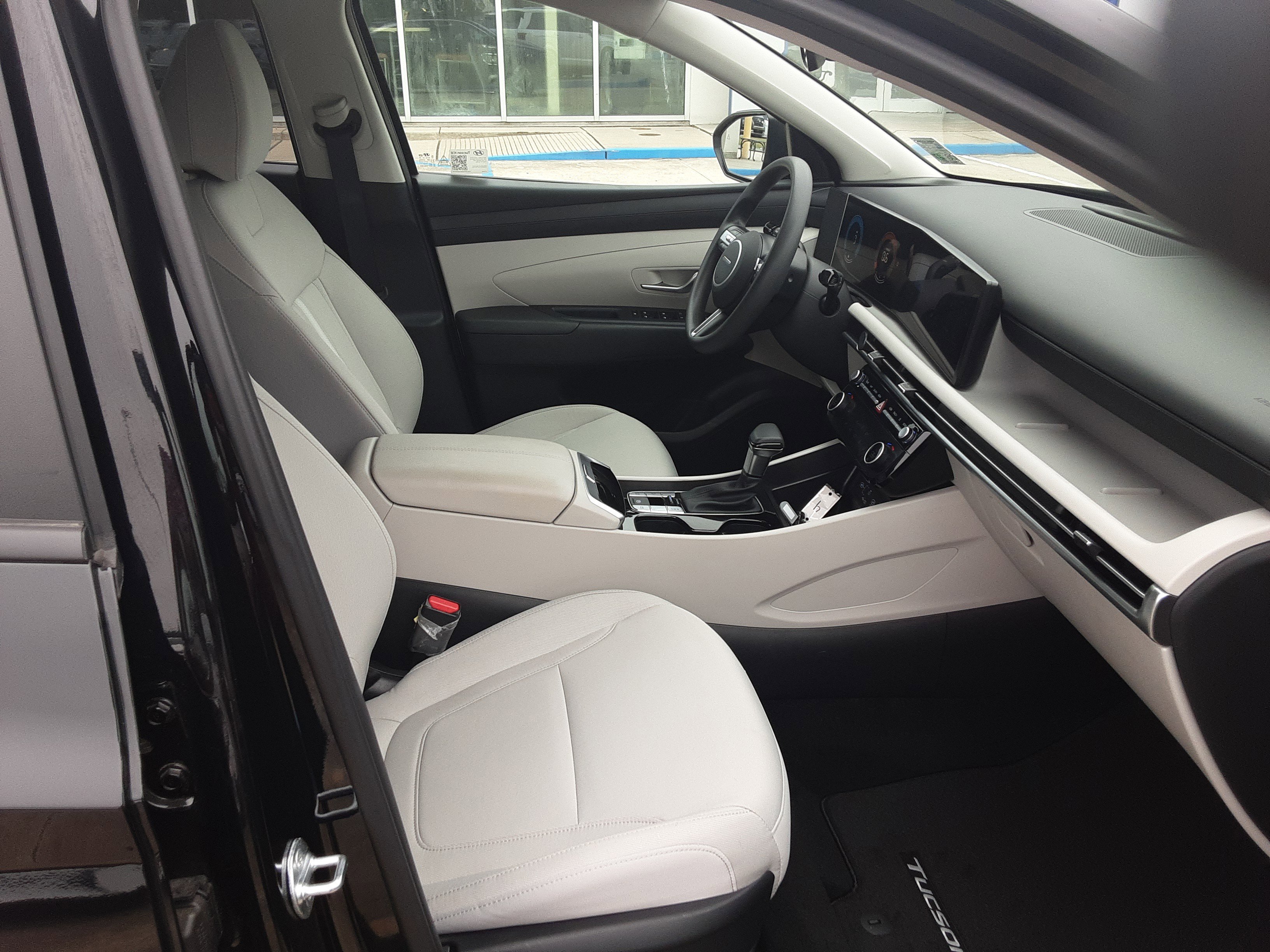 Used 2025 Hyundai Tucson SEL FWD image 17