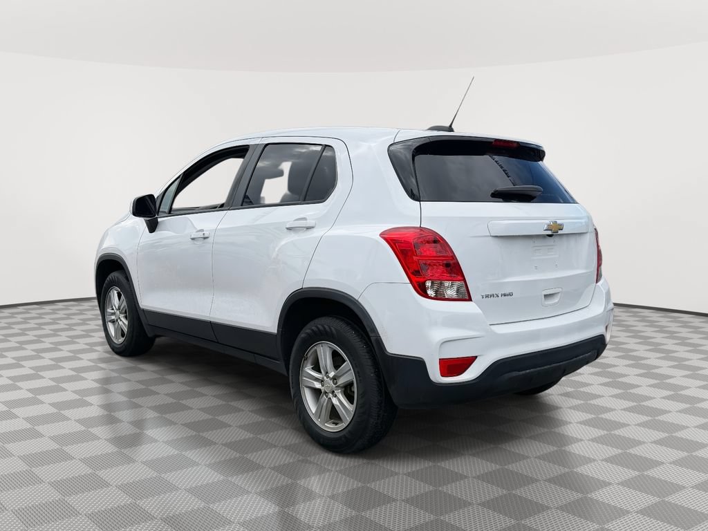 Used 2022 Chevrolet Trax LS w/ Tint and Cruise Package AWD/4WD image 9