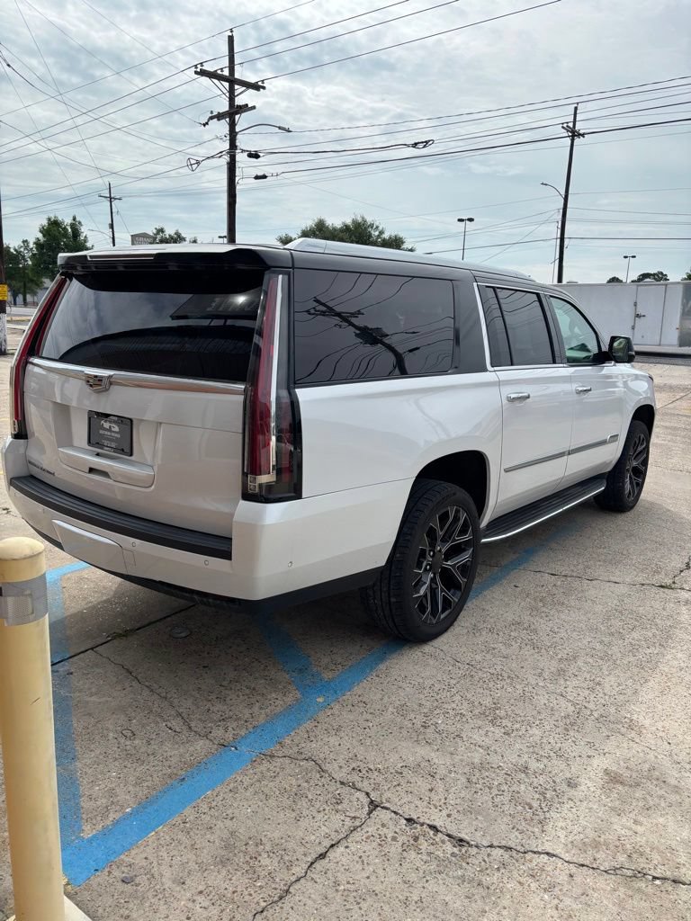Used 2020 Cadillac Escalade ESV Premium Luxury AWD/4WD image 6