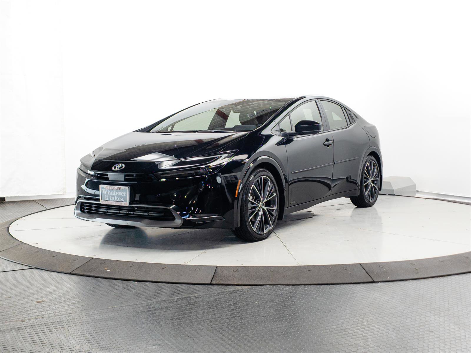 Used 2024 Toyota Prius XLE image 3