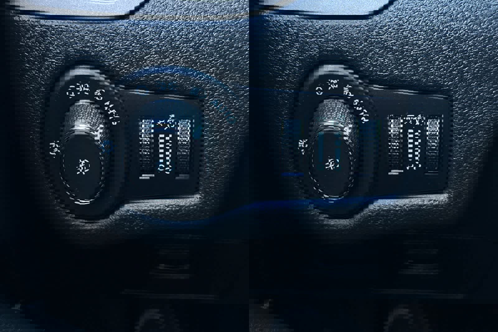 Used 2017 Jeep Cherokee Latitude image 32