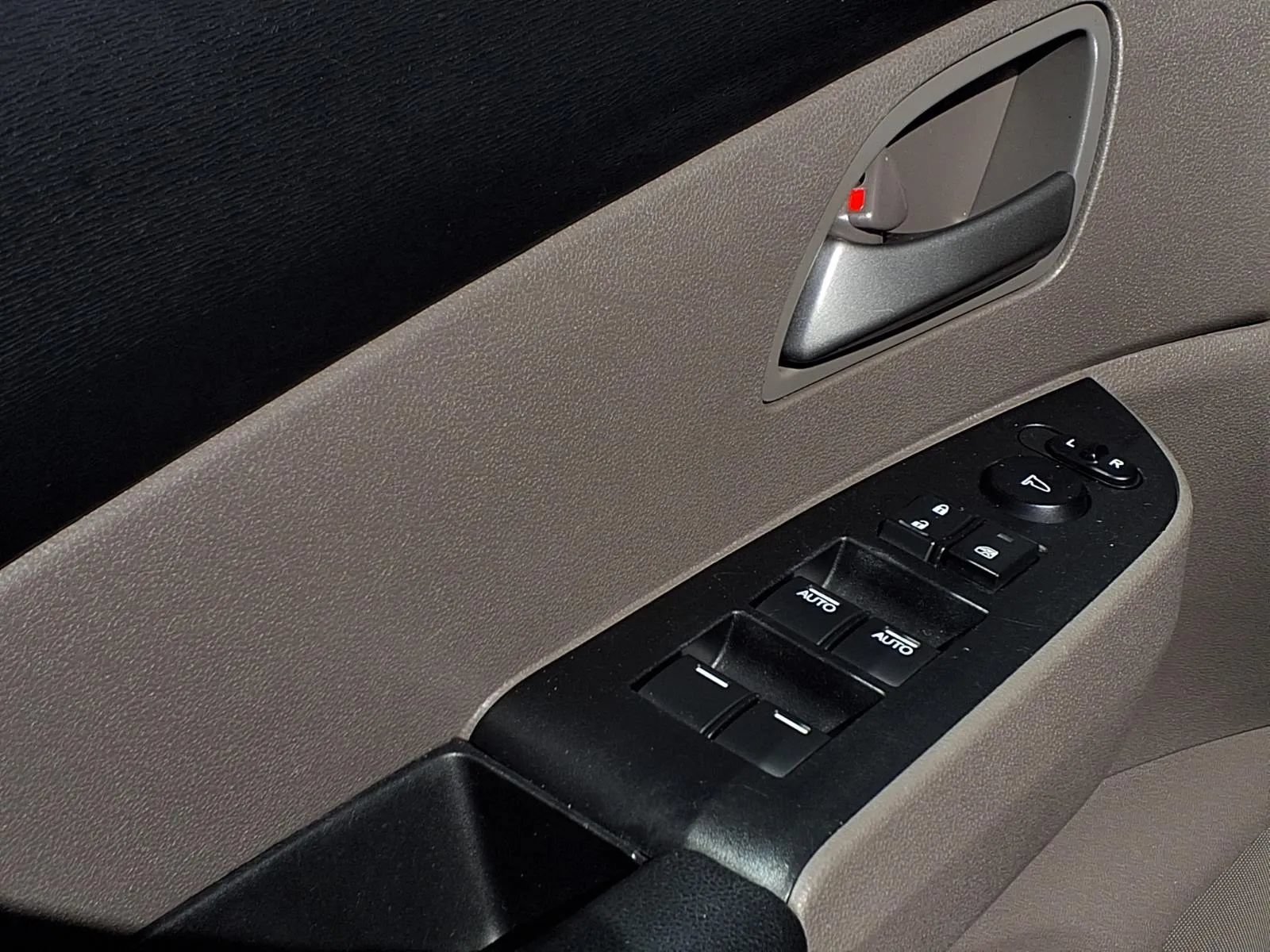 Used 2013 Honda Odyssey EX-L image 18