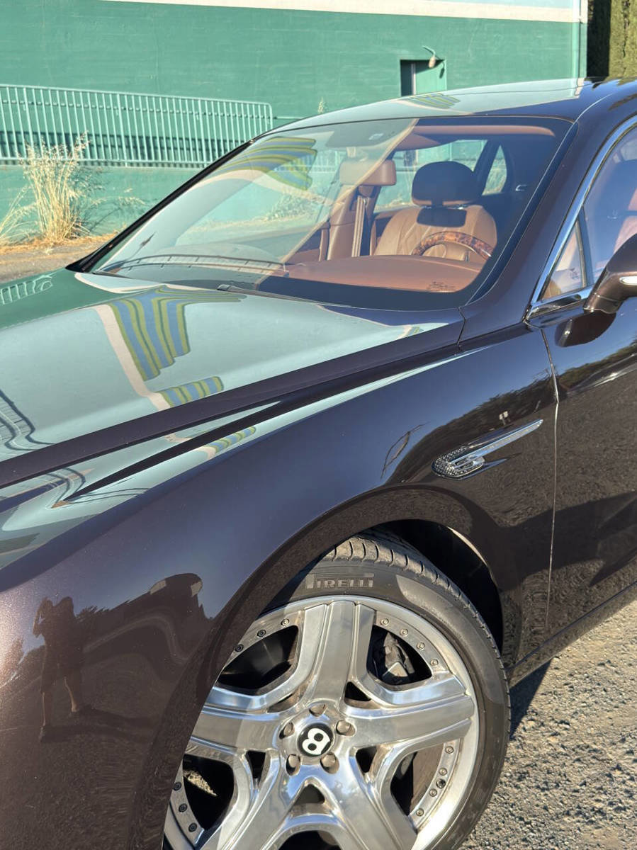 Used 2015 Bentley Flying Spur W12 image 8