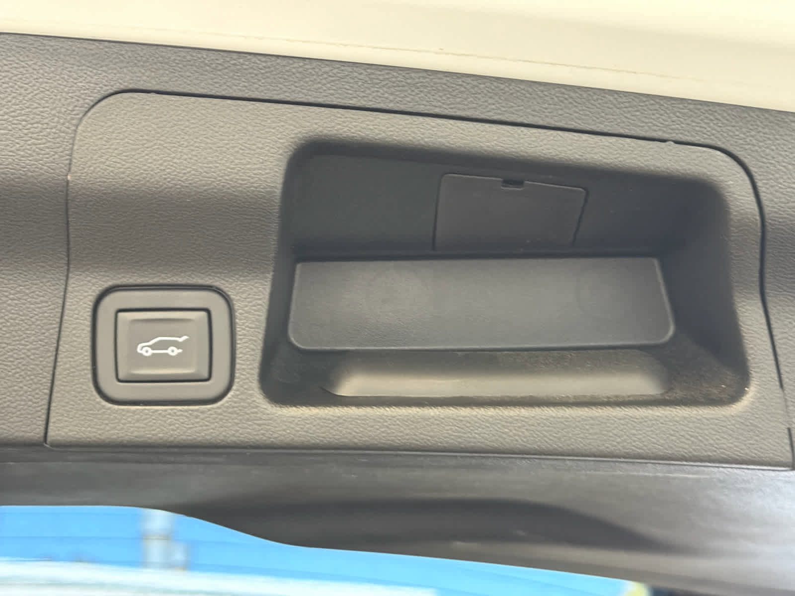 Used 2023 GMC Acadia SLE w/ Driver Convenience Package image 8