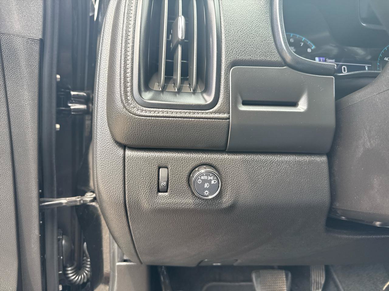 Used 2018 GMC Canyon SLE RWD image 23