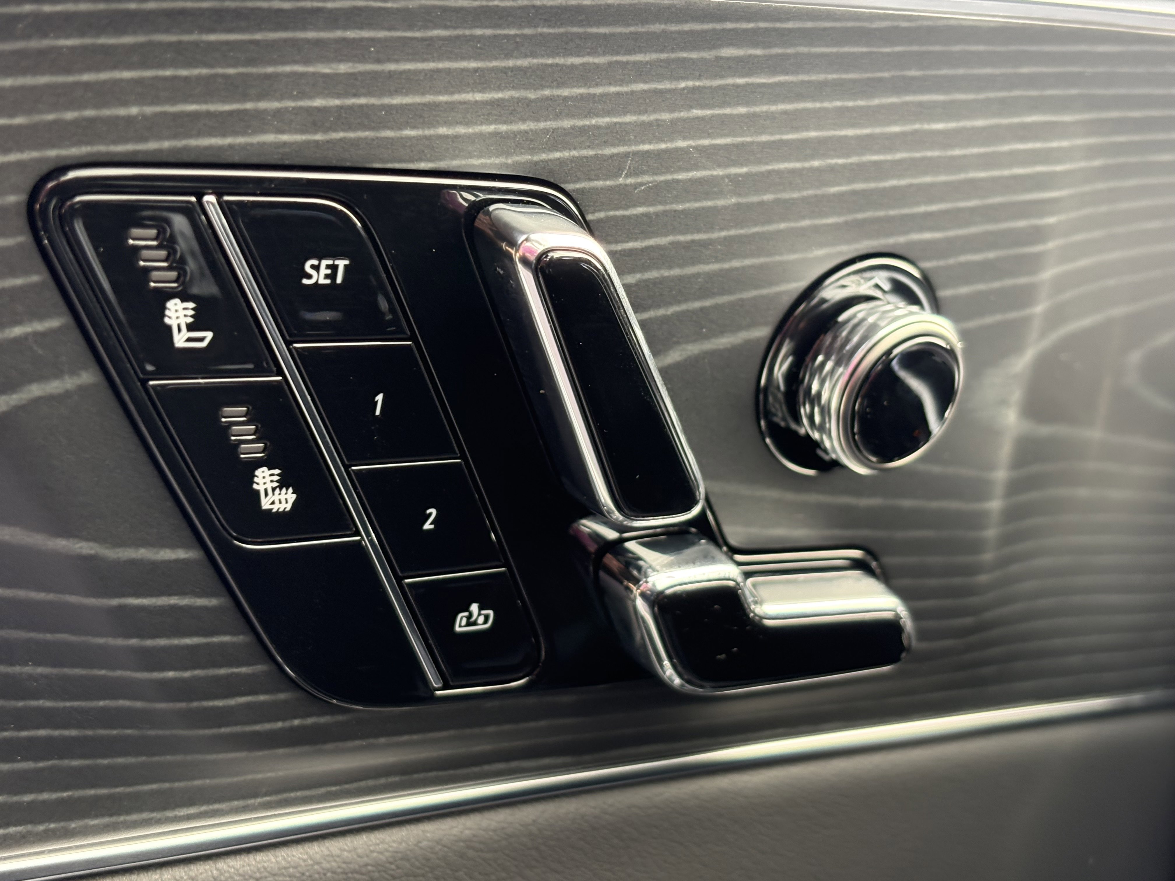 New 2025 Cadillac Lyriq Luxury image 30