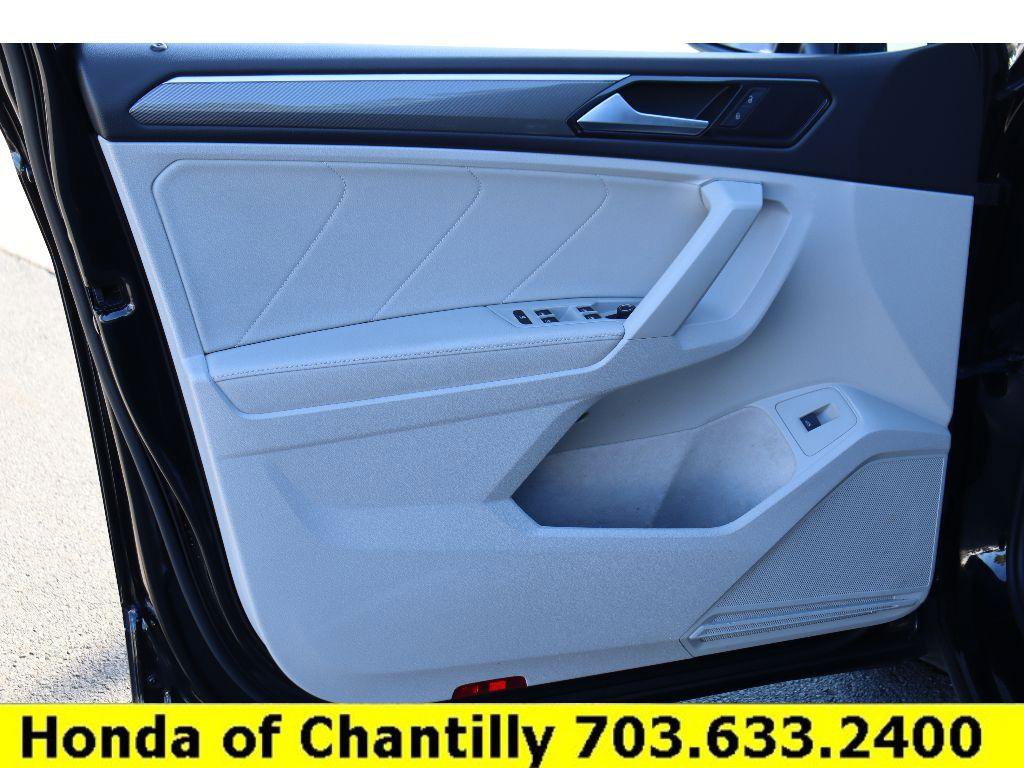 Used 2022 Volkswagen Tiguan SE R-Line image 23