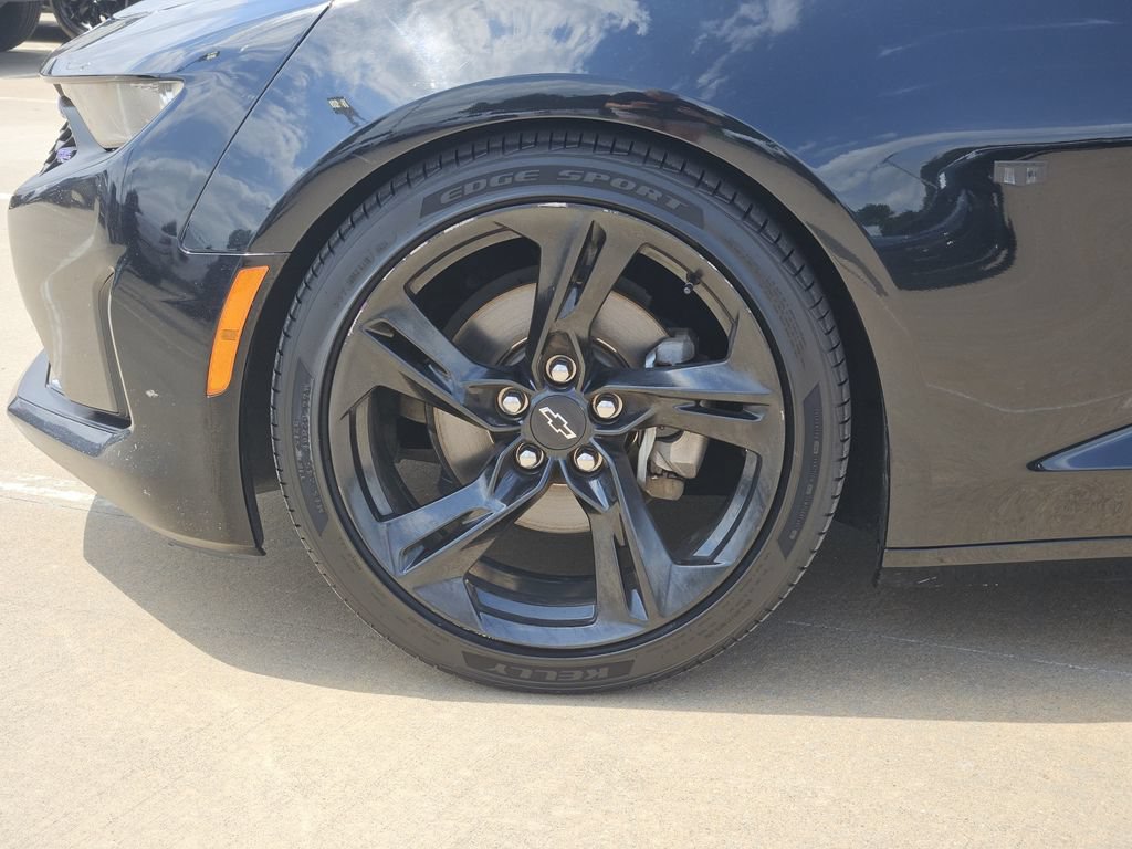 Used 2020 Chevrolet Camaro LT w/ RS Package RWD image 12