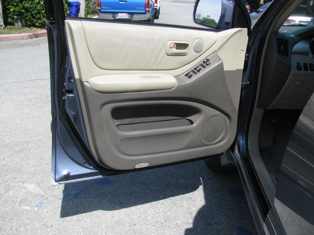 Used 2004 Toyota Highlander 4dr 4-Cyl (Natl) image 8