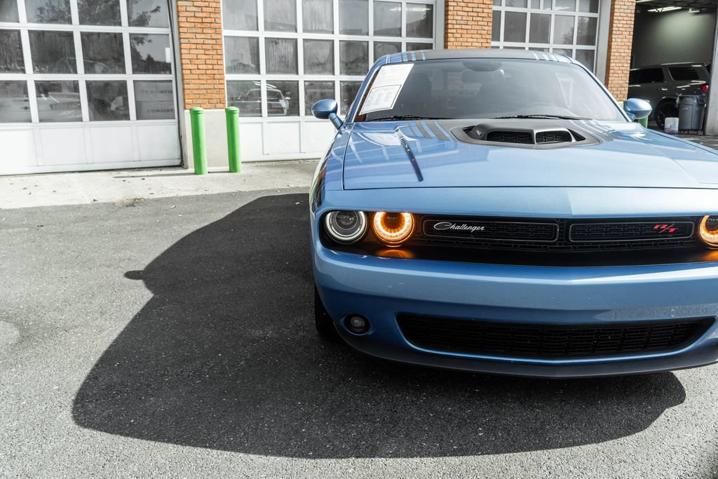Used 2016 Dodge Challenger R/T RWD image 29